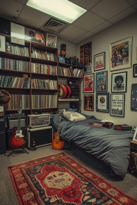 Music Lover’s Decor Vintage Music Bedroom Ideas, Bedroom Ideas Music, 80s Inspired Bedroom, Music Bedroom Aesthetic, Room Decor Styles, Music Themed Bedroom, Dorm Decor Ideas, Dorm Themes, Wall Art Projects