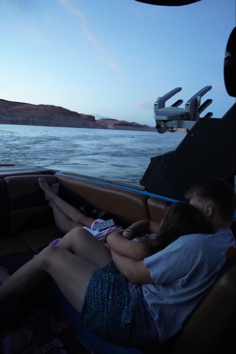 Lake Relationship Goals, Lake Romance Aesthetic, Couples In The Summer, Summer Couples Aethstetic, Lake Love Aesthetic, Cruise Romance Aesthetic, Swimming Date Aesthetic, Summer Dating Aesthetic, Couples Summer Aesthetic