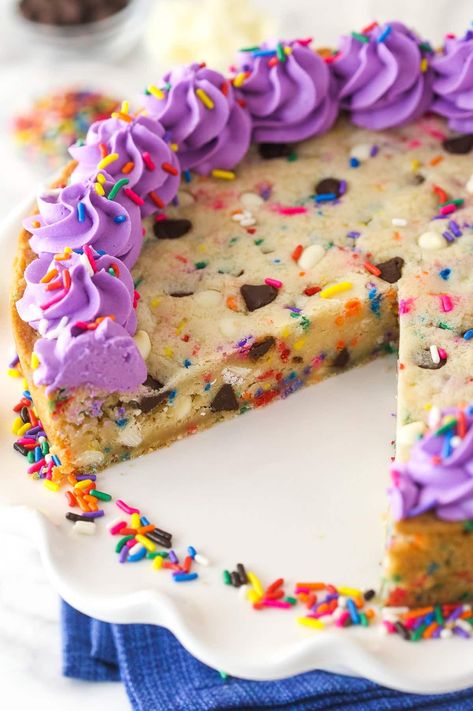 It's party time! This moist, chewy Funfetti cookie cake is so celebratory. It's made with actual Funfetti cake batter, chocolate chips, white chocolate chips, and sprinkles. Completely irresistible. Confetti Cookie Cake, Funfetti White Chocolate Chip Cookies, Fancy Funfetti Cake, Birthday Cake Flavored Desserts, Birthday Cookie Cake Designs, Funfetti Cookie Cake, Homemade Cookie Cake, Bakery Startup, Giant Sugar Cookie