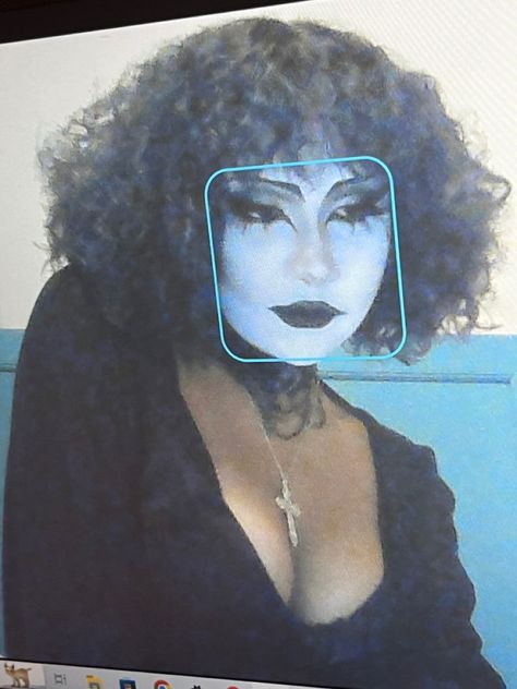 Trad Goth Makeup Dark Skin, Goth Makeup On Black Women, Gothic Makeup Easy, Blue Trad Goth Makeup, Trad Goth Eyebrows, Black Goth Girl Makeup, Beginner Trad Goth Makeup, Goth Makeup Traditional, Goth Makeup No White Base