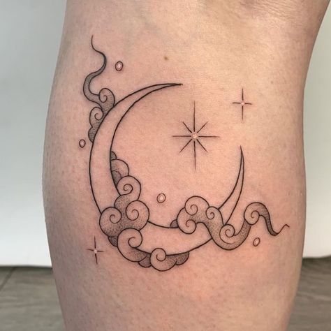 Whimsigoth Moon Tattoo, Moon Tattoo Traditional, Moon Tattoo Black, Tattoo Colorful, Luna Tattoo, Small Moon Tattoos, Celestial Tattoo, Crescent Moon Tattoo, Books Open