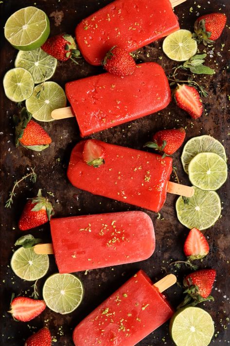 Strawberry Lime popsicles Homemade Strawberry Popsicles, Paleo Popsicles, Kiwi Popsicles, Aip Paleo Desserts, Lime Popsicles, Strawberry Gluten Free, Strawberry Popsicles, Healthy Popsicles, Aip Desserts