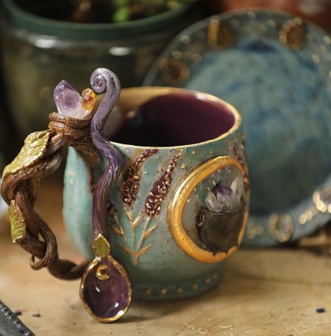 Witchy Ceramic Art, Cauldron Mug Ceramics, Pottery With Crystals, Witchy Ceramics, Fairy Pottery, Fantasy Pottery, Witchy Pottery, Witch Pottery, Witchy Mugs