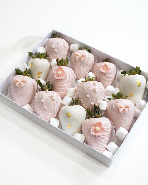 Blushing berries, dipped in decadence. Our pink and white chocolate-covered strawberries are a dreamy delight! 💕🍫 . . . #vancouver #vancouvereats #vancouvertreats #yvreats #vancouverfoodie #vancityfoodie #chocolatecoveredstrawberries #yvrstrawberries #yvrsweets #giftideas #vancouvergifts #dippedstrawberries #dippedfruit #chocoberries Strawberries Dipped In White Chocolate, Chocolate Covered Strawberries Anniversary, Floral Chocolate Covered Strawberries, Chocolate Covered Strawberries White, Cute Chocolate Covered Strawberries, Chocolate Covered Strawberries Ideas, Strawberry Dipped In Chocolate, 30th Ideas, Yummy Chocolate Desserts