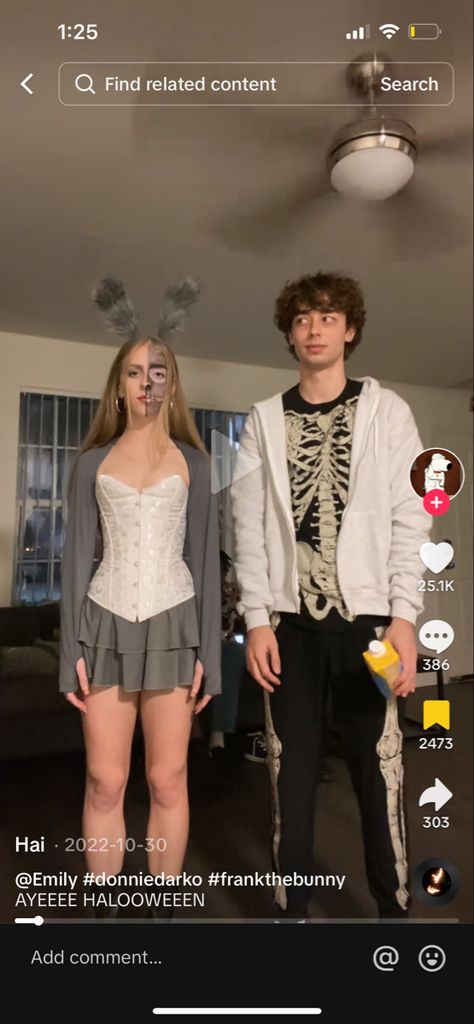 Dark Costumes, Classy Halloween Costumes, Matching Halloween Costumes, Clever Halloween Costumes, Pretty Halloween Costumes, Couples Halloween Outfits, Cute Couple Halloween Costumes, Donnie Darko, Matching Halloween