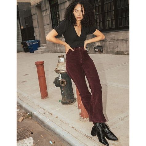 Instagram Not, Corduroy Pants Outfit, Cord Jeans, Levi's Ribcage, Silhouette Logo, Burgundy Pants, Trendy Pants, Estilo Rock, Corduroy Jeans