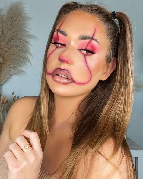 Make Up Looks For Halloween Easy, Halloween Makeup Ideas Easy Simple, Helowen Make-up, Clown Makeup Simple Cute, Easy Halloween Makeup Looks For Beginners, Quick Halloween Makeup Last Minute, Carnival Makeup Ideas Easy, Haloween Mackup Ideas Simple, Simple Halloween Face Paint For Women