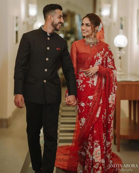 Reception Look For Couple, Reception Looks Bride, Bride Groom Color Combination Indian, Reception Look For Bride And Groom, Red Saree Reception Look, Reception Couple Dress, Reception Look For Groom, Groom Reception Outfit Indian, Brides In Saree