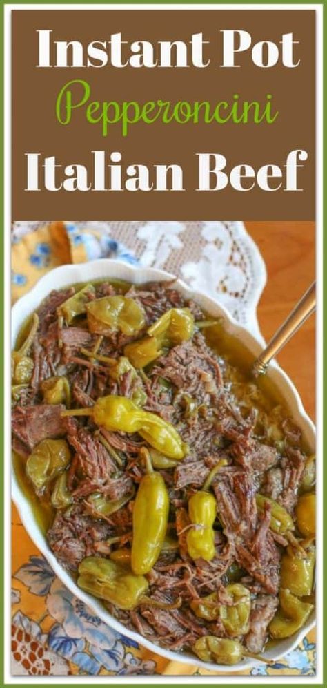 Beef Pepperoncini, Pepperoncini Roast, Roast With Pepperoncini, Italian Beef Recipe, Sandwich Italian, Italian Beef Recipes, Italian Beef Sandwiches, Recipe Italian, Pepperocini Recipes