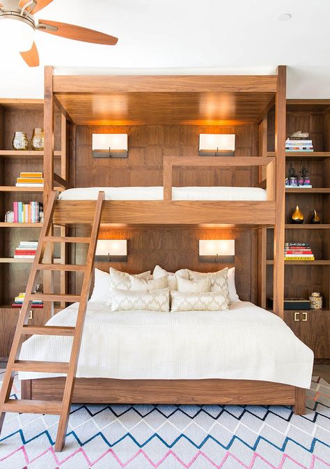 Why Adult Bunk Beds Are a Design Do: Studio Lifestyle transforms a basic bedroom into a fun guest room with one seriously unexpected detail Ikea Loft, Bunk Bed Rooms, Adult Bunk Beds, Rum Inspo, Residence Design, Modern Bunk Beds, Bunk Rooms, Cool Bunk Beds, Bunk Beds With Stairs