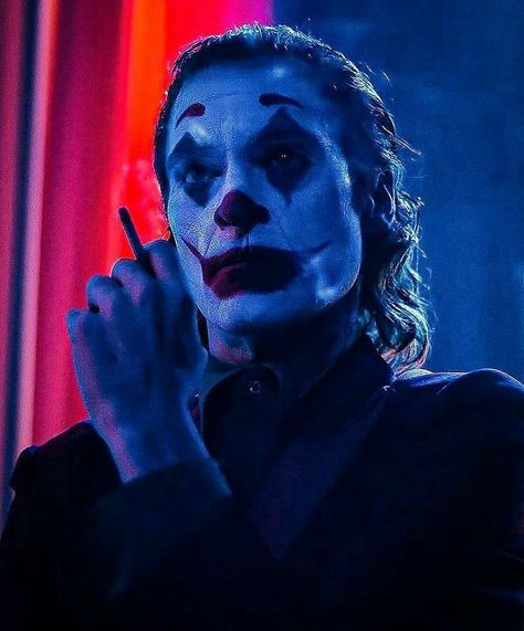 🎥📽️🖤 Joaquin Phoenix As The New Joker 🃏💣 Joker Phoenix, Joker Film, Der Joker, Joker Images, 90s Levis, Joker Poster, Joker Artwork, Joker Pics, Joker Batman