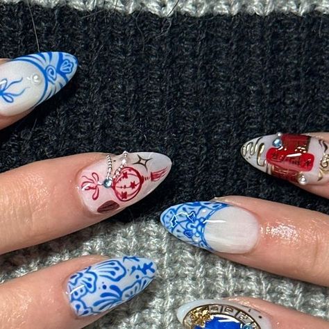 Simple Chinese New Year Nails, Chinese New Year Nail Art, Chinese New Year Nails, Lunar New Year Nails, Cny Nails, Chinese Nails, New Year Nails, Year Nails, New Years Nail Art