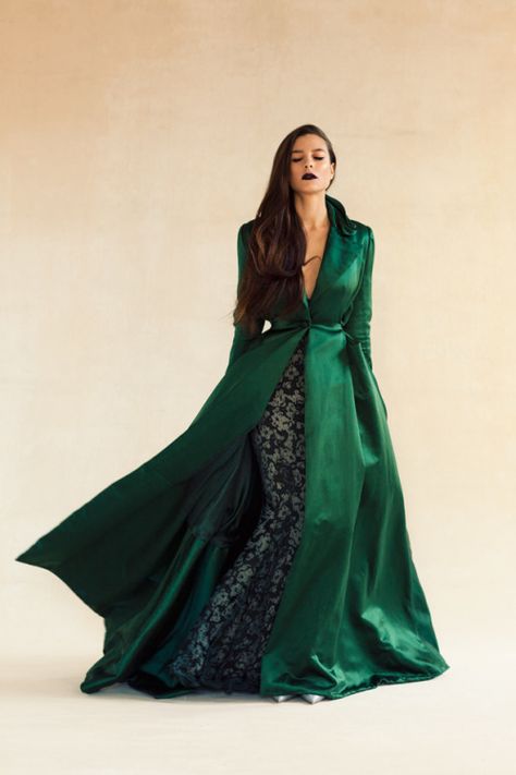 What Olenna would wear to the royal funeral, Zac Posen Glamorous Dress, Satin Coat, Zac Posen, Gorgeous Gowns, Mode Inspiration, Mode Style, Beautiful Gowns, Coat Dress, Pretty Dresses