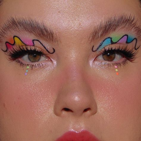 Graphic Eyeliner Rainbow, Graphic Eyeliner, Graphic Liner, Dope Makeup, Eyeliner Looks, Eye Makeup Art, Creative Makeup, Aesthetic Makeup, Makeup Art