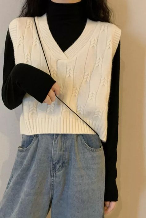 TIGENA 2021 Spring Autumn Knitted Sweater Vest Women Sleeveless V-neck Short Waistcot Female Korean Preppy Style Chic Crop Tops Sweater Vest Outfit, Fall Knit Sweater, Vest Outfit, Sweater Vest Women, Clothes Women, Vest Outfits, Solid Clothes, Casual Sweaters, Sleeveless Sweater