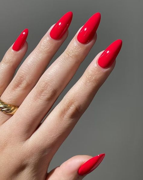 10 Spring 2024 Nail Polish Color Trends You’re About To Be Obsessed With Bright Red Nails, Unghie Nail Art, February Nails, Red Acrylic Nails, Spring Nail Colors, Nails Polish, Red Nail, Fall Nail Colors, Hot Nails