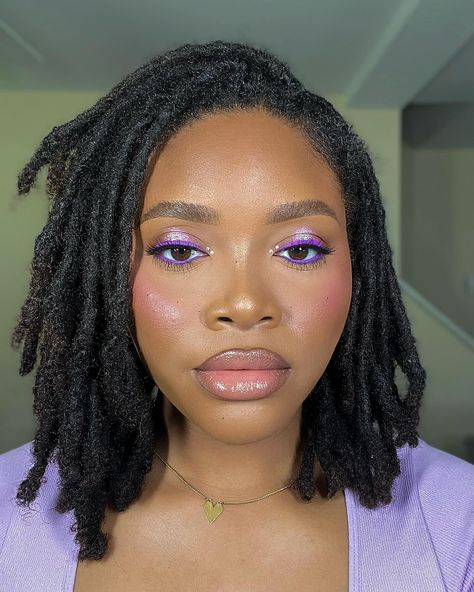 Just here to remind you how much a little purple can do for brown eyes. 🫶🏾 this was such a low effort look. I used: @kaleidosmakeup “The Escape Pod” palette @maybelline tattoo studio eyeliner in “purple pop” And some glitter #makeupartist #makeupforblackwomen #makeupinspo #purpleeyeshadow #purpleeyeliner #melaninmakeupdaily #melaninmakeupdaily #makeuptutorial Purple Waterline Eyeliner, Simple Purple Eyeliner Looks, Purple And Brown Makeup, Purple Eye Makeup Brown Eyes, Purple Waterline Makeup, Purple Eye Makeup Simple, Natural Purple Makeup, Black And Purple Makeup, Purple Eyeshadow For Brown Eyes