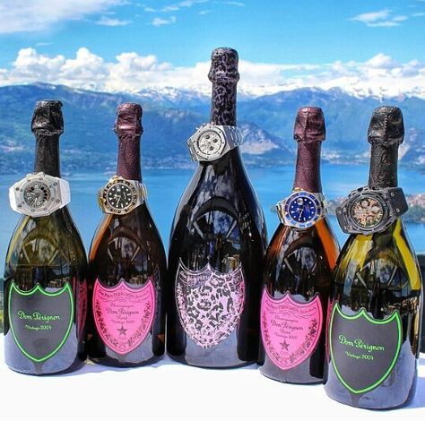 Don Perignon, Wealthy Lifestyle Luxury, Champagne Collection, Champagne Brands, Pretty Alcoholic Drinks, Glamour Style, Fashion Glamour, Mixed Drinks Recipes, Wine Collection