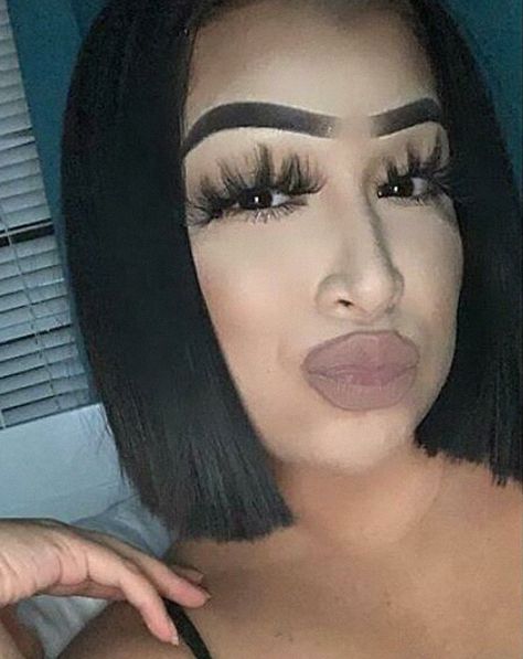 I Genuinely Think This Is The Worst Thing I’ve Seen On My Explore Page Bad Makeup Fails, Worst Makeup, Foundation Color Match, Geisha Makeup, Kylie Makeup, Bad Makeup, Makeup Fails, Green Lipstick, Image Moto