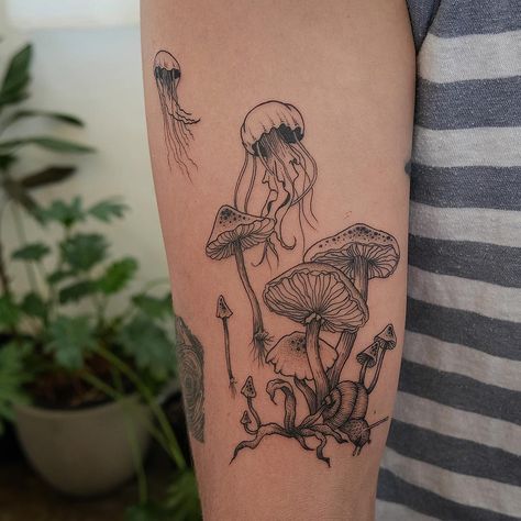 #trendy #trending #awesome #amazing Ephemeral Tattoo, Mushroom Tattoos, Inspiration Tattoos, Geniale Tattoos, Tiny Tattoo, Aesthetic Tattoo, Dream Tattoos, Small Tattoo, Skin Art