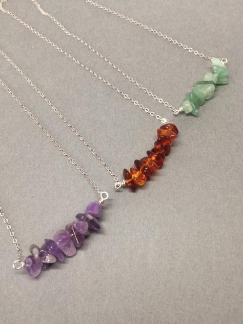 Amethyst Jewelry Necklace Simple, Amethyst Chips Necklace, Handmade Gemstone Necklaces, Chip Stone Necklace, Stone Chip Necklace, Gemstone Chip Jewelry Ideas, Gemstone Chips Jewelry Diy, Crystal Bead Necklace Diy, Chip Bead Jewelry Diy