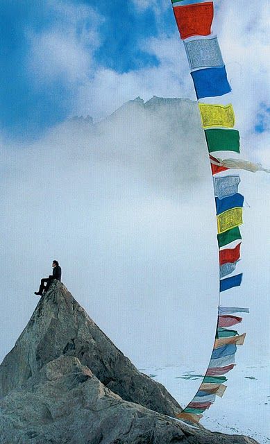 Collar Hippie, Tibetan Prayer Flag, Image Nature, Prayer Flags, Oh The Places Youll Go, Places Around The World, Tibet, White Collar, Beautiful World