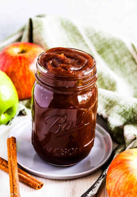 Instant Pot Apple Butter (No Peeling!) Apple Butter Uses, Easy Apple Recipes, Instant Pot Apple Butter, Fruit Salsa Recipe, Cranberry Butter, Apple Butter Recipe, Homemade Apple Butter, Apple Recipe, Apple Recipes Easy