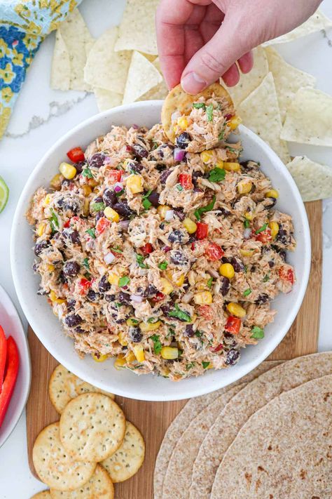 This 10-minute, one bowl Mexican tuna salad is made with high-protein flaky canned tuna, crunchy veggies, zesty lime juice and taco seasonings! Tuna Salad With Corn, Ranch Tuna Salad, Mexican Tuna Salad, Mexican Tuna, Salad With Corn, Healthy Tuna Salad, Crunchy Veggies, Healthy Tuna, Dinner Leftovers