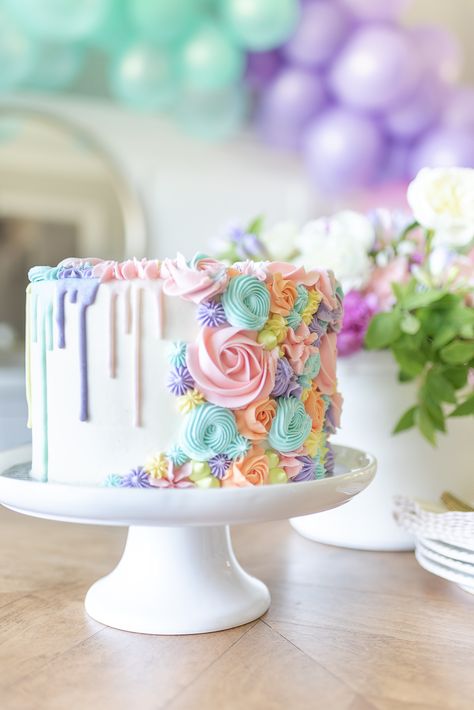 Birthday Cake Ideas Rainbow, Floral First Birthday Cake Smash, Flowers And Rainbows Birthday, Simple Pastel Birthday Cake, Pastel Coloured Birthday Cake, Pastel Cake Decoration, Hombre Cake Frosting, Birthday Cake Rainbow Pastel, Two Cute Birthday Cake