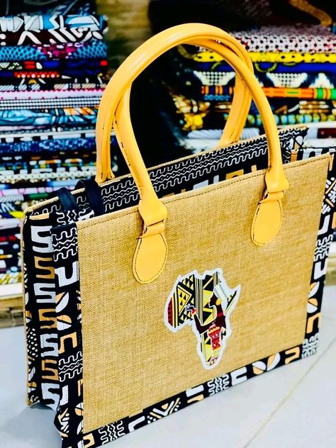 African Fabric Accessories, Ankara Accessories, Mode Batik, Bridal Bags, Diy Bags Jeans, Women's Bag By Pattern, Ankara Bags, Handmade Fabric Bags, Unique Handbags