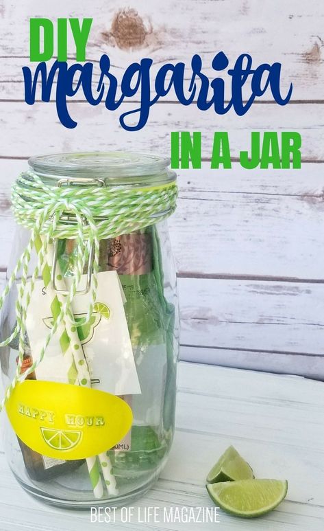 Make this DIY margarita in a jar gift for your tequila-loving friends on any occasion! Margarita in a Jar How to | How to Make a Margarita in a Jar | Best Gift Ideas | Best DIY Gift Ideas #DIY #Margarita #MargaritaRecipes #DIYCrafts #DIYGift #GiftIdeas #G Diy Margarita, Mason Jar Cocktail Gifts, Wine Basket Gift, Alcohol Gift Baskets, Diy Gifts In A Jar, Margarita Gifts, Mason Jar Cocktails, Basket Gift Ideas, Wine Basket