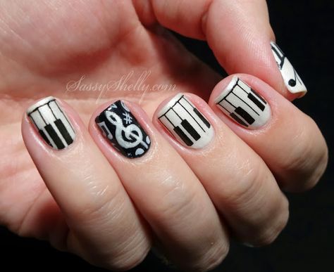 Piano nails Piano Nails, Uñas Cute, Music Nail Art, Music Nails, Black And White Nail Designs, Black And White Nail, Black And White Nail Art, Cool Colours, Nail Blog