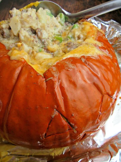 Pumpkin Pot Pie, Dinner In A Pumpkin, Slow Cooker Meal Prep, Pumpkin Casserole, Pumpkin Recipes Dinner, Stew Dinner, Pumpkin Stew, Pumpkin Dishes, Cheese Pumpkin