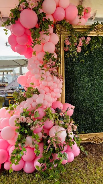 Balloon Arch With Hanging Flowers, Pink Balloon Garland With Greenery, Flower Birthday Garland, Pink Flower Balloon Arch, Pink And Green Balloon Decorations, Balloons With Flowers Hanging, Pink Balloon Arch With Flowers, Pink Floral Balloon Garland, Floral And Balloon Arch