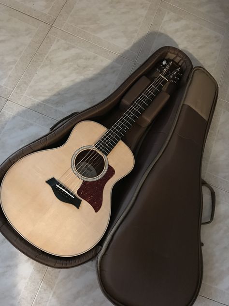 Gutair Acoustic, Beautiful Guitars Acoustic, Nikki Sloane, Taylor Gs Mini, Painted Guitars, Mike Ehrmantraut, Taylor Guitars Acoustic, Small Guitar, Taylor Guitars