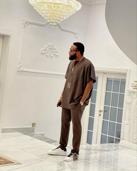 Male Native Wears, Native Wears For Men, African Shift Dress, Men Native, Senator Styles, Men Kaftan, Native Wears, Black Suit Men, Nigerian Fashion