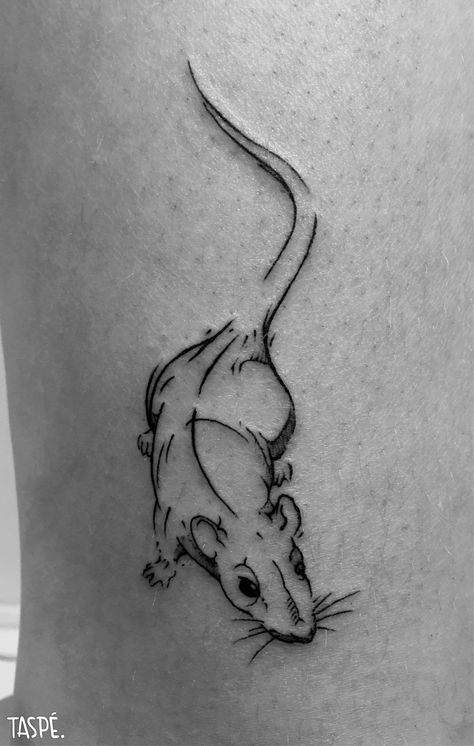 Black Rat Tattoo, Small Rat Tattoo, Cute Rat Tattoo, Mouse Tattoo Design, Rat Tattoo Design, Leg Sketch, Stile Pin Up, Goose Tattoo, Mouse Tattoo