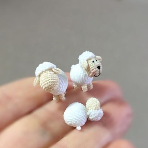 Adorable Tiny Micro #Crochet Patterns from DoubleTrebleTrinkets Amigurumi Minta, Crochet Sheep, Micro Crochet, Bunny Crochet, Crochet Animals Free Patterns, Crochet Animal Patterns, Crochet Keychain, Bag Crochet, Stuffed Animal Patterns