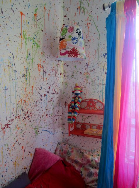 Splatter walls in my daughters room. Painted the walls white then let her go with paint and a brush... SPLATTERED! and very cool! Splatter Wall Paint, Paint Splatter Walls Bedrooms, Paint Splatter Wall Diy, Splatter Paint Walls Bedroom, Splatter Paint Bedroom, Splatter Paint Walls, Paint Splatter Room, Paint Splatter Wall, Paintings Bedroom