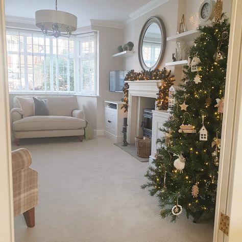 Skimming Stone Farrow And Ball Lounge, Skimming Stone Lounge, Big Bay Window Ideas Living Room, Christmas Bay Window, Fireplace With Log Burner, Farrow Ball Skimming Stone, Living Room Double Doors, Blinds Bay Window, Hygge Living Room Ideas