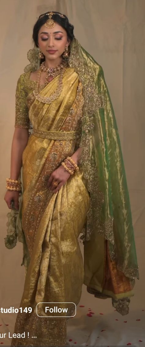 Yellow Wedding Saree Brides, Golden Saree Bridal Look, Golden Saree Bride, Brides Mother Indian Outfit, Marriage Saree, Saree Bride, South Wedding, South Indian Bride Saree, Sarees Bridal