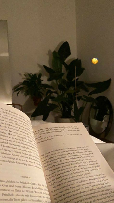 Book Aesthetic Snap, Productive Aesthetic, Night Reading, Reading Motivation, Coffee Making, Reading Aesthetic, Emotional Photography, Night Time Routine, Cozy Night