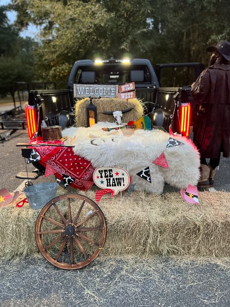 Country Themed Trunk Or Treat, Trunk Or Treat Horse Theme, Rodeo Themed Trunk Or Treat, Trunk Or Treat Ideas For Cars Cowboy, Cowboy Trunk Or Treat Ideas, Trunk Or Treat Cowgirl Theme, Trunk Or Treat Ideas Farm Theme, Trunk Or Treat 70s Theme, Truck A Treat Ideas