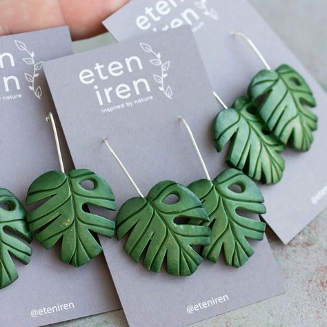 Monstera leafs earrings from @eteniren #monstera #leafs #plants #style #fashion #earrings #jewelry #etsy #eteniren #tropic Succulent Jewelry, Jewelry Clay, ดินปั้น Polymer Clay, Polymer Clay Jewelry Tutorials, Etsy Diy, Polymer Clay Diy, Polymer Clay Jewelry Diy, Polymer Jewelry, Clay Jewelry Diy