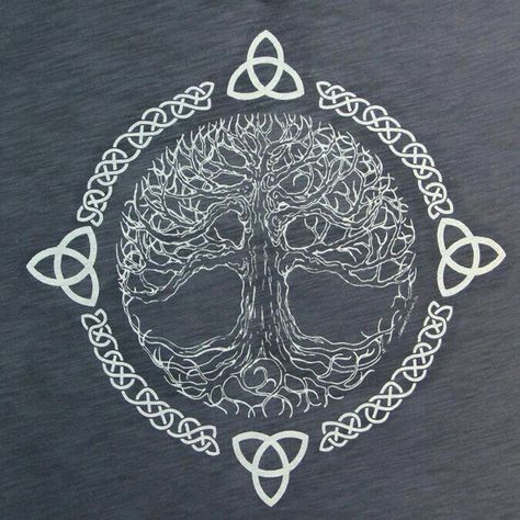 Celtic Tree Tattoos, Tree Branch Tattoo, Heart Tat, Tattoo Tree, Family Tree Tattoo, Design Dragon, Branch Tattoo, Tree Of Life Tattoo, Celtic Tree Of Life