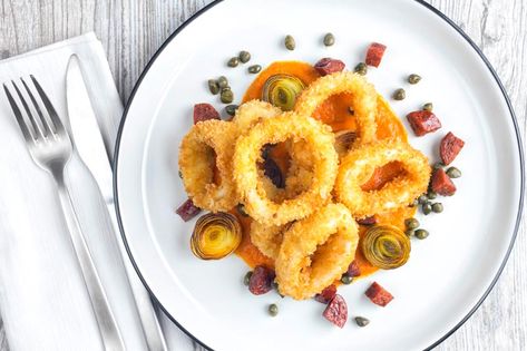 Fried Calamari Perfect Crispy Breaded Squid Rings - Krumpli Calamari Rings, Quick Stir Fry Recipes, Seafood Curry, Squid Rings, Calamari Recipes, Thyme Recipes, Date Night Dinner, Deep Fried Food, Fried Calamari