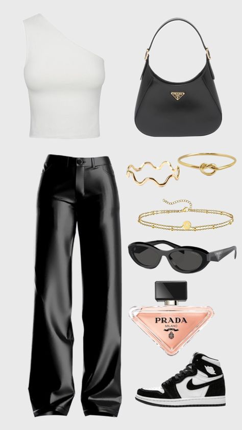 #prada #outfitinspo What Should I Wear Today, What Should I Wear, Preppy Style Summer, Future Outfit, Street Outfit, Cute Fits, Preppy Style, Fashion Makeup, Workout Pants