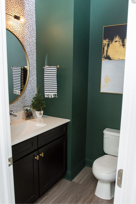 Jewel Tone Bathroom, Wc Decoration, Dark Green Bathrooms, Green Bathroom Decor, New House Bathroom, Downstairs Toilet, Small Toilet, Bathroom Color, Upstairs Bathrooms