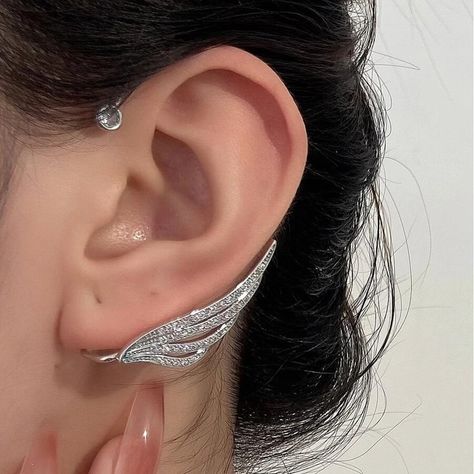 #Angel Wing Rhinestone Ear Cuff 9.95 and FREE Shipping Tag a friend who would love this! Active link in BIO #hashtag13 #hashtag14 #hashtag15 #hashtag16 #hashtag17 #hashtag18#house#toys#cars#home#furniture Rhinestone Ear Cuff, Shipping Tags, Tag A Friend, Ear Cuff, Link In Bio, Home Furniture, Angel, Cuff, Cars