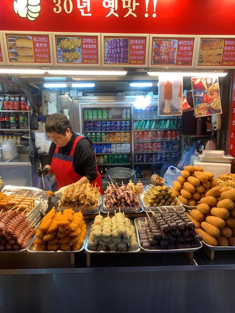 Corndog Shop Design, Seoul Food Street, Korean Street Food Aethstetic, Korean Street Market, Korean Food Market, Street Food Korea Night, Korean Street Food Stall, Korean Street Food Seoul, Seoul Korea Food